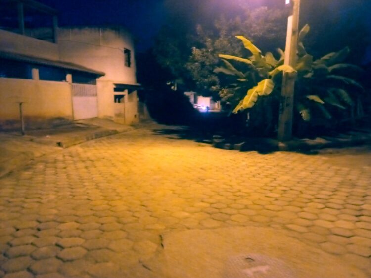 Vereador Hudson Said pede colocação de poste com luminária na Rua Crisântemo no Bairro Boa Esperança em Mantena