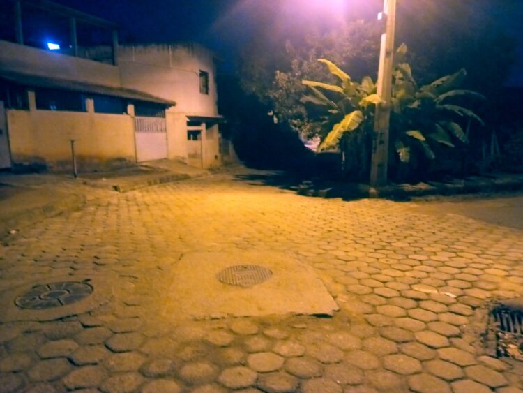 Vereador Hudson Said pede colocação de poste com luminária na Rua Crisântemo no Bairro Boa Esperança em Mantena