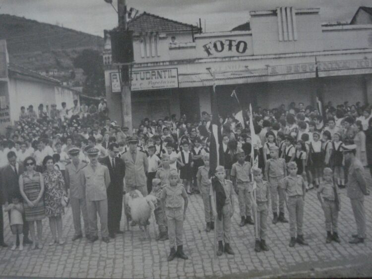 Tudo Pronto! Com atrações  diversas começa nesta quinta-feira, (08), a Festa comemorativa  dos  80 anos de Mantena, a querida  “Terra Boa”, veja fotos que marcaram…