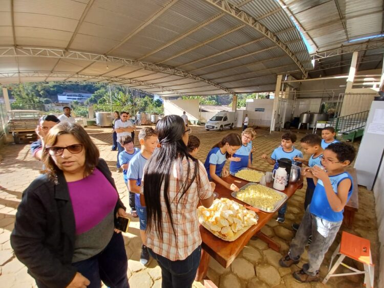 Exclusivo: MAVILAC chega nas prateleiras de estabelecimentos comerciais da Terra Boa e no coração dos mantenenses