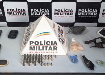 Operação Mateus 5:9: Homem é preso após revista  em sua residência  onde foram encontrados arma de fogo, munições e drogas ilícitas no bairro Vila Nova em Itabirinha 
