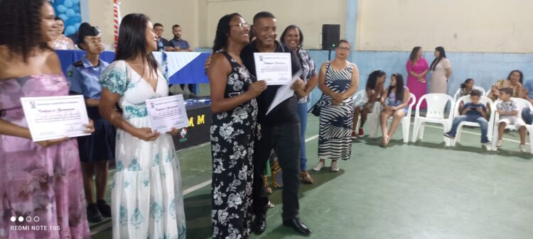 Tradição Mantida, noite de muita emoção na formatura da 9ª Turma de alunos da Guarda Mirim de Mantena