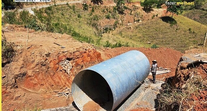 Prefeitura de Itabirinha instala Tubulão Armco na estrada do Córrego Panorama