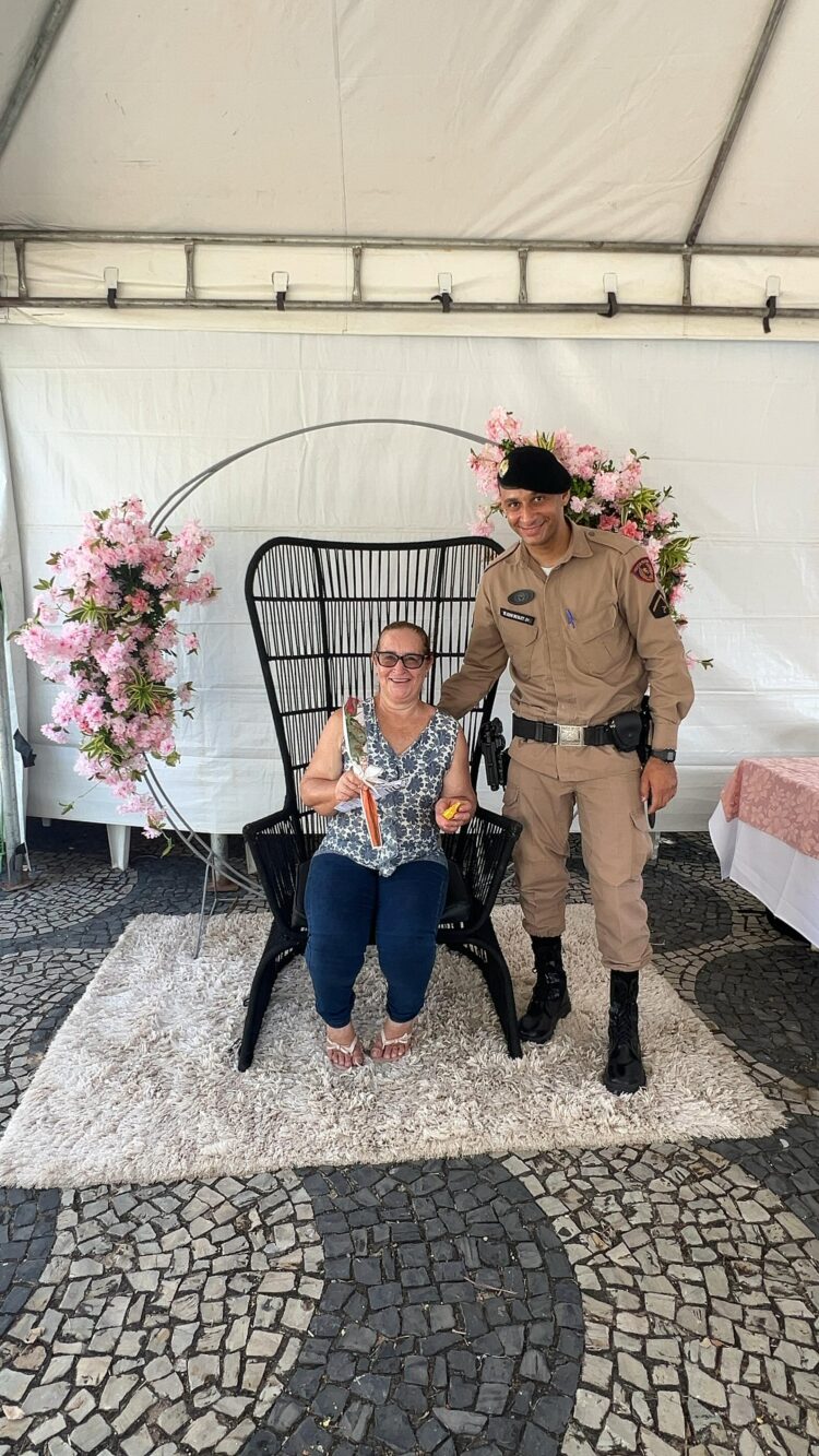 Polícia Militar realiza ação cívico social em comemoração ao Dia Internacional da Mulher em Mantena 