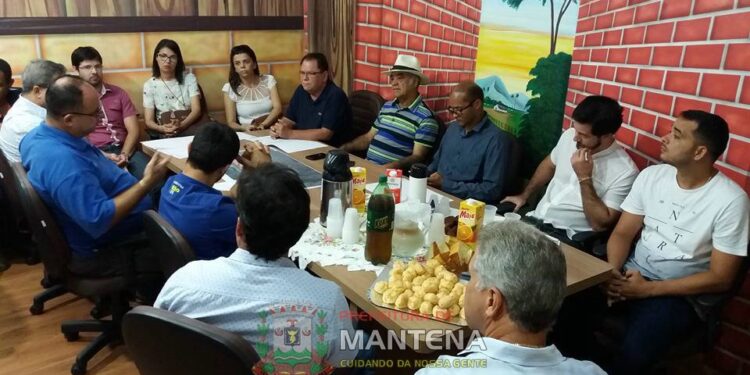 Veja quais os  locais foram abandonados pela Prefeitura Municipal; quantos alugueis são pagos pela administração de Mantena?