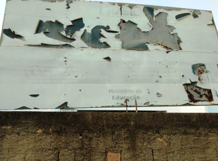 Que vergonha! Prefeito João Rufino bate recorde negativo e  população espera pela  Creche Municipal há  8 anos em Mantena