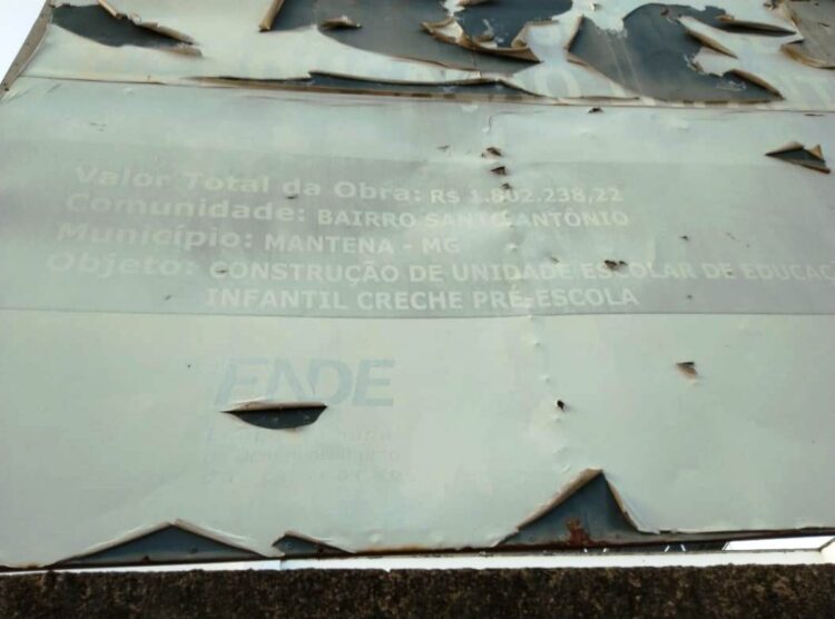 Que vergonha! Prefeito João Rufino bate recorde negativo e  população espera pela  Creche Municipal há  8 anos em Mantena