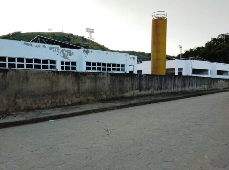 Que vergonha! Prefeito João Rufino bate recorde negativo e  população espera pela  Creche Municipal há  8 anos em Mantena