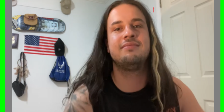 Brilha a estrela de Gabriel Eberle na Banda  Hyber, depois de Manic com mais de 6.800 visualizações pelo Youtube