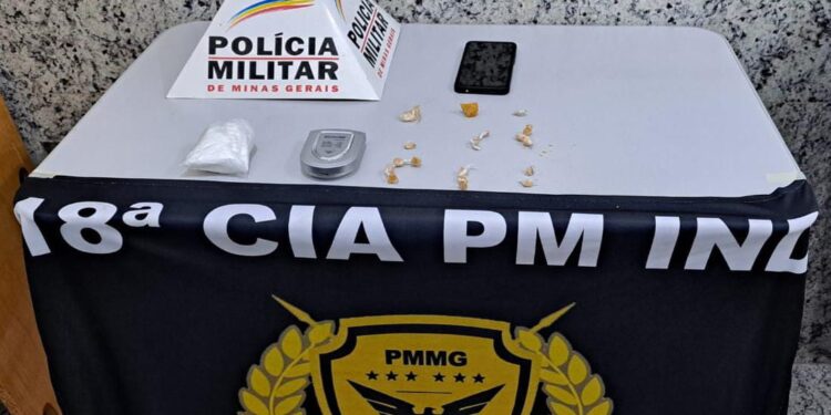 Polícia Militar   realiza a prisão de autor por tráfico ilícito de drogas no bairro Vila Nova em Mantena 
