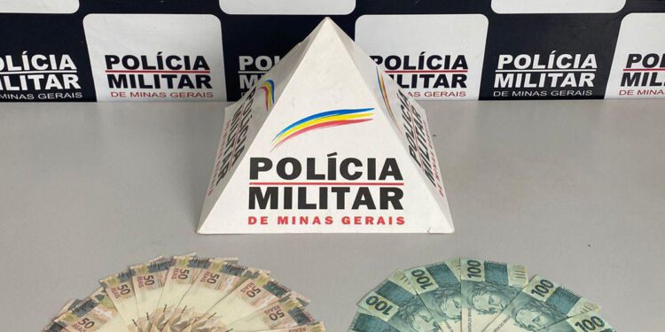 Flagrado recebendo mais de mil reais em notas falsas, adolescente é apreendido em Itabirinha
