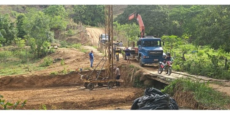 Prefeitura  continua restaurando os monumentos da cidade e começa a construção da  ponte do Córrego das Flores em Itabirinha