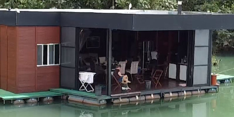 Casa flutuante: conforto e pesca esportiva em um só lugar