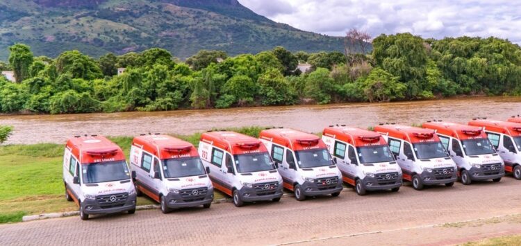 Depois de eleito Presidente do CISDOCE, Prefeito de Itabirinha, Dr. Lucas Donádia,  se torna Vice-Presidente do CONSURGE, ao lado do Prefeito Gustavo de Ipatinga …