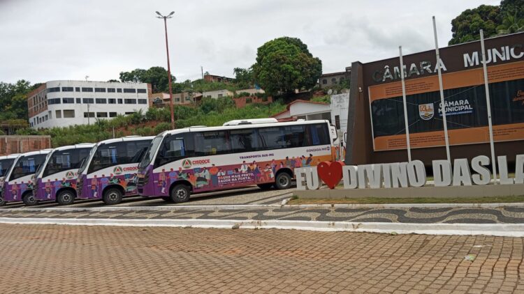 Grande Dia! Reunião Extraordinária do CISDOCE com Vice-Governador  e entrega dos 13 primeiros ônibus do Transporta SUS em Divino das Laranjeiras