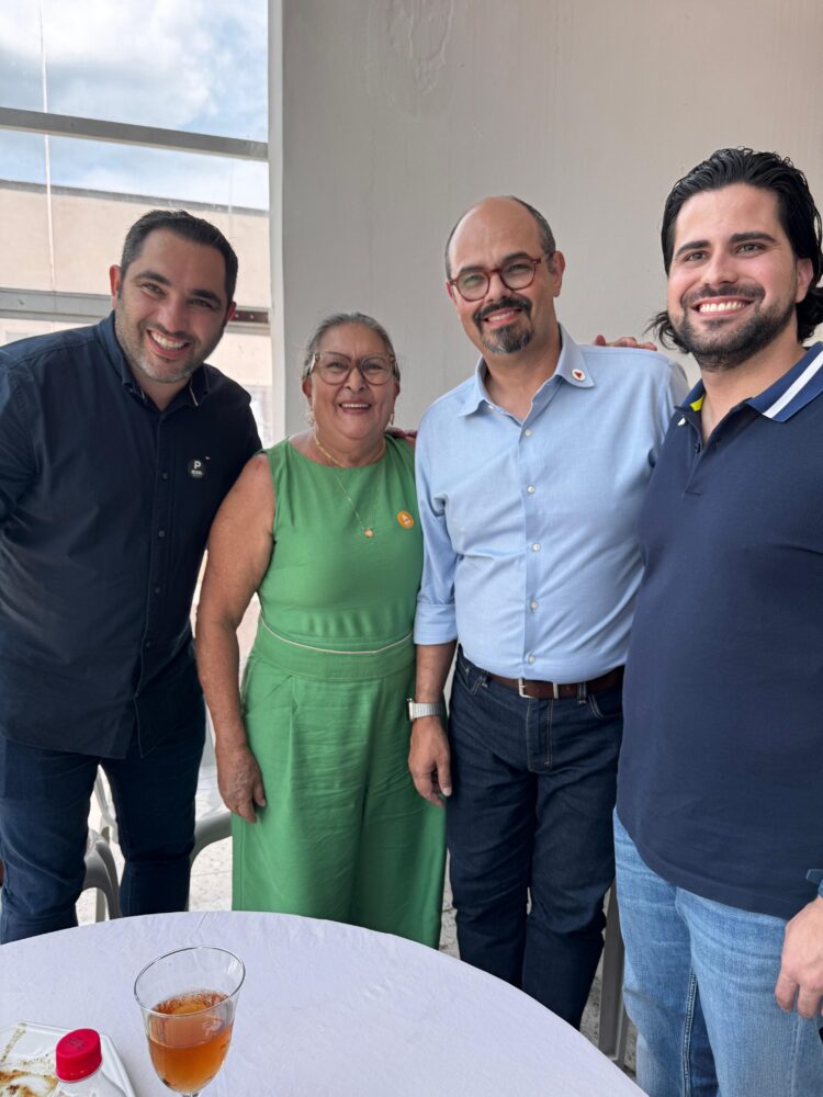 Grande Dia! Reunião Extraordinária do CISDOCE com Vice-Governador  e entrega dos 13 primeiros ônibus do Transporta SUS em Divino das Laranjeiras