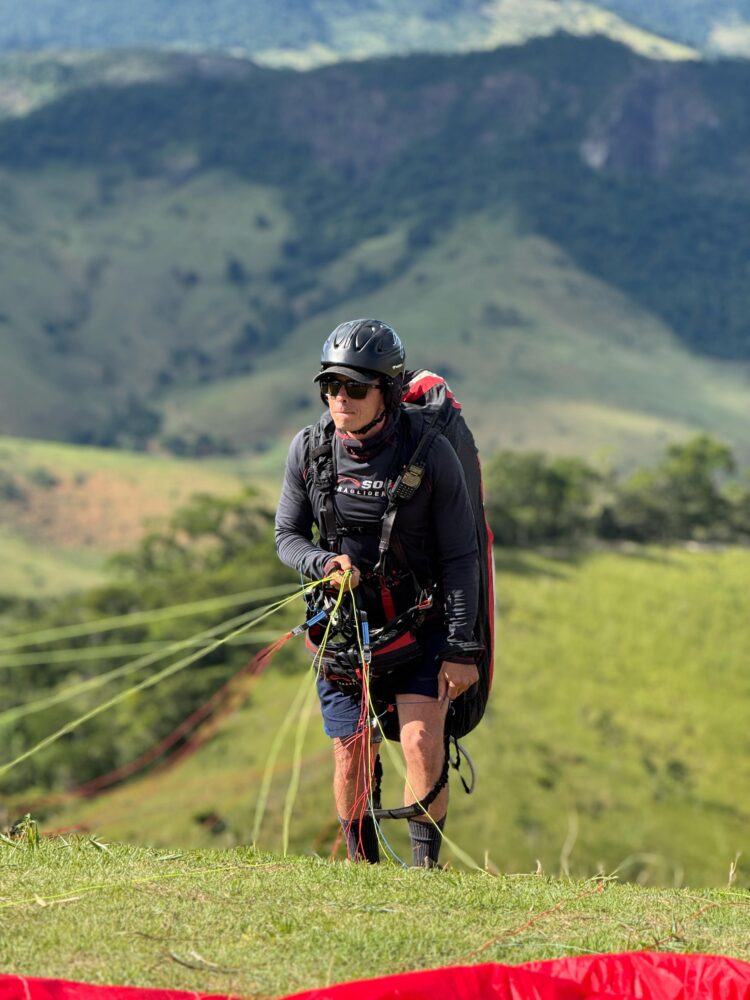 Ao som do DJ Capilé e o degustar da Cerveja Contestado acompanhe como foi  o  colorido especial do Open Voo Livre+ Sunset  no céus de Mantena