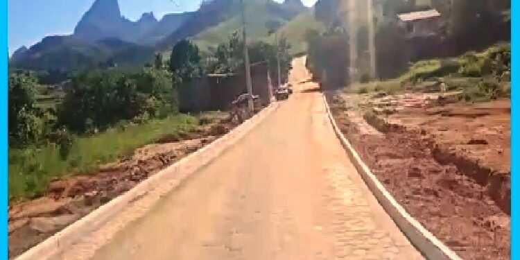 Prefeitura de Itabirinha concluiu o 40º trecho de pavimentação rural, calçamento na estrada do Córrego do Itabirinha, veja como ficou!
