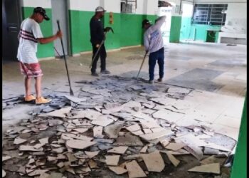 Parceria entre Prefeitura de Itabirinha  e Escola Estadual Lacerda de Aguiar viabiliza troca de piso; Inédito, pela primeira vez um  Município investe no Estado 