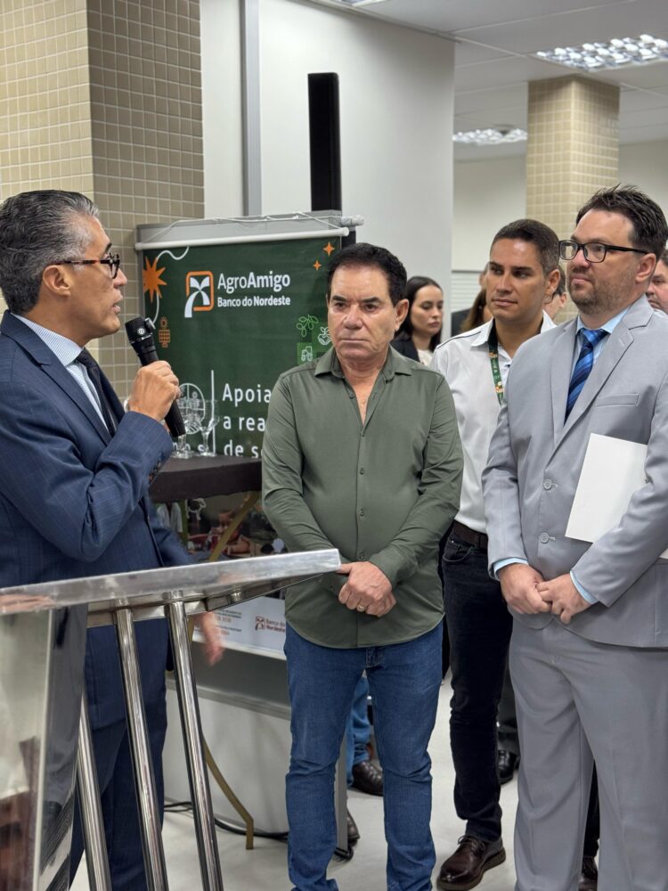 Prefeito Gentil é anfitrião na inauguração do Banco do Nordeste em Mantena, Prefeito de Itabirinha, Dr. Lucas falou do marco importante para região…