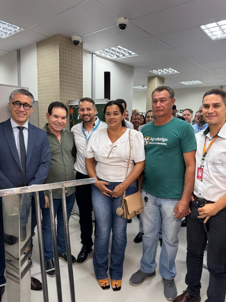 Prefeito Gentil é anfitrião na inauguração do Banco do Nordeste em Mantena, Prefeito de Itabirinha, Dr. Lucas falou do marco importante para região…