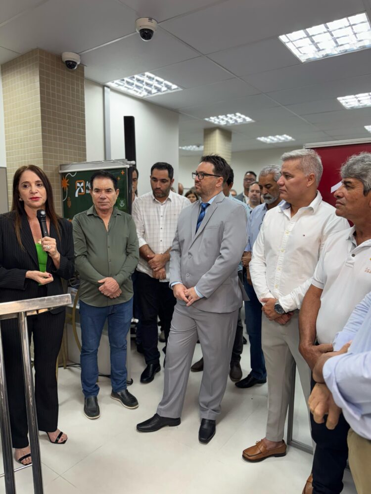 Prefeito Gentil é anfitrião na inauguração do Banco do Nordeste em Mantena, Prefeito de Itabirinha, Dr. Lucas falou do marco importante para região…