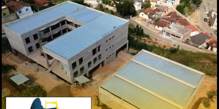 Escola Municipal: Segue a todo vapor a maior e mais grandiosa obra já realizada em Itabirinha