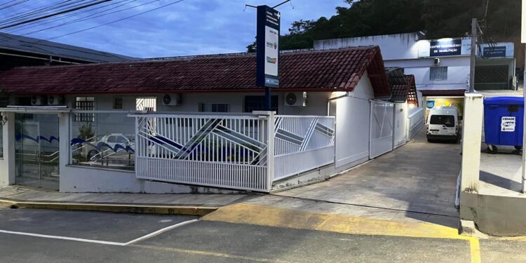 Convite: Entrega de Cadeiras Motorizadas nesta quinta-feira, (24), às 7:h30,  na Sede da APAE de Mantena