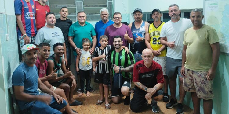 Quase tudo pronto!  Barcelona x Atlético Operário fazem o jogo de  Abertura da Copa SAAE de futebol de campo em Mantena… Entrada Franca!