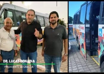 Presidente do CISDOCE e Prefeito de Itabirinha, Dr. Lucas Donádia entrega ônibus  de 28 lugares no valor de 584 mil reais para São José de Divino