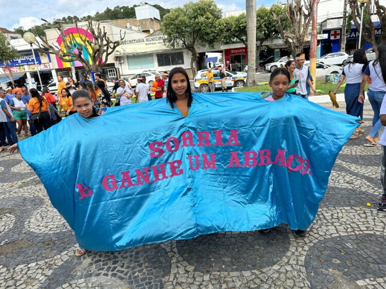 Prefeitura de Mantena realiza 8ª Caminhada Maio Laranja com grande participação da comunidade