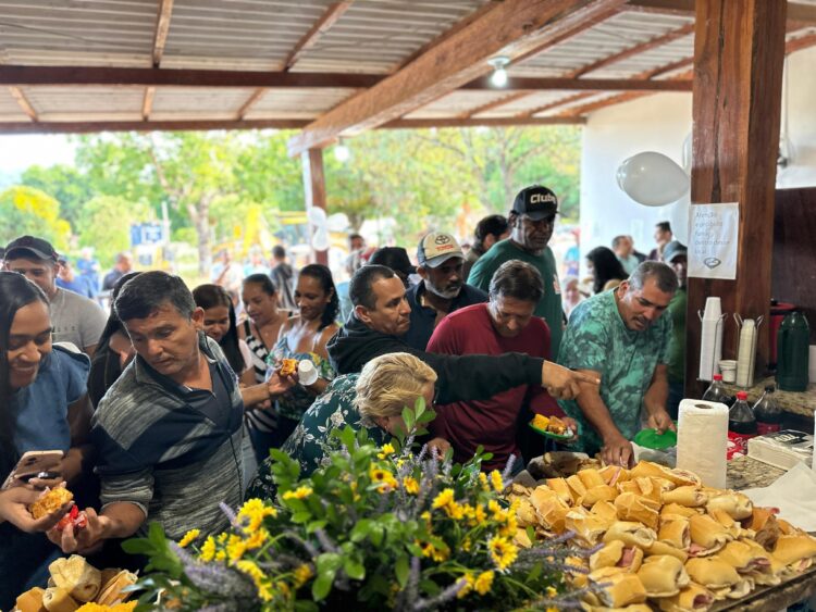 Dia do Gari é comemorado com um café da manhã especial promovido pela Secretaria de Obras de Mantena