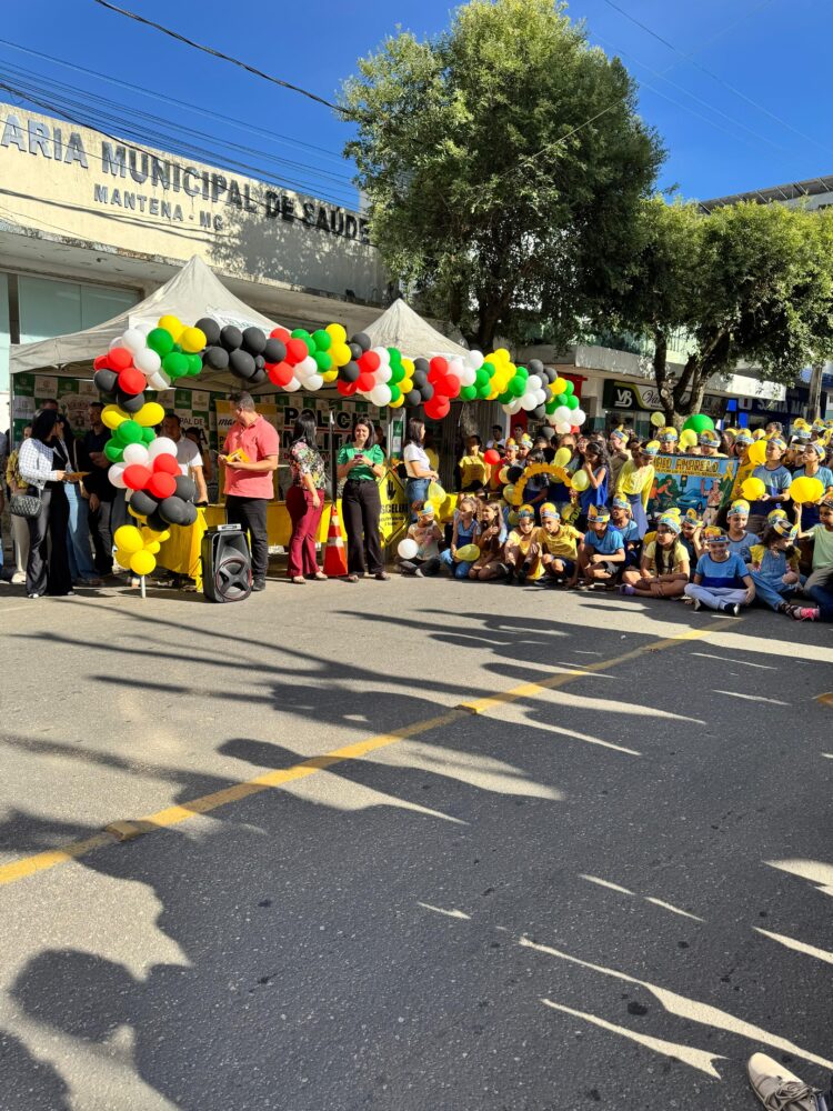 Prefeitura Municipal   através da Secretaria de Transporte e Trânsito realiza  Blitz Educativa Maio amarelo em Mantena