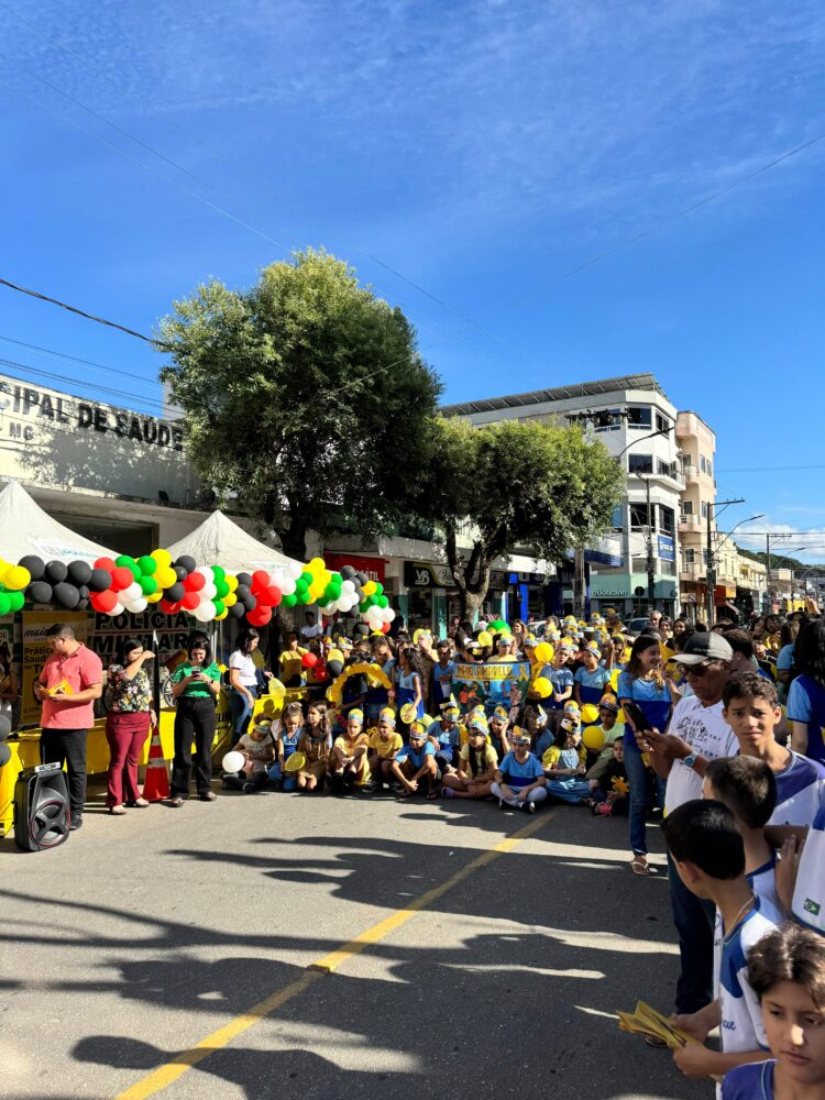 Prefeitura Municipal   através da Secretaria de Transporte e Trânsito realiza  Blitz Educativa Maio amarelo em Mantena