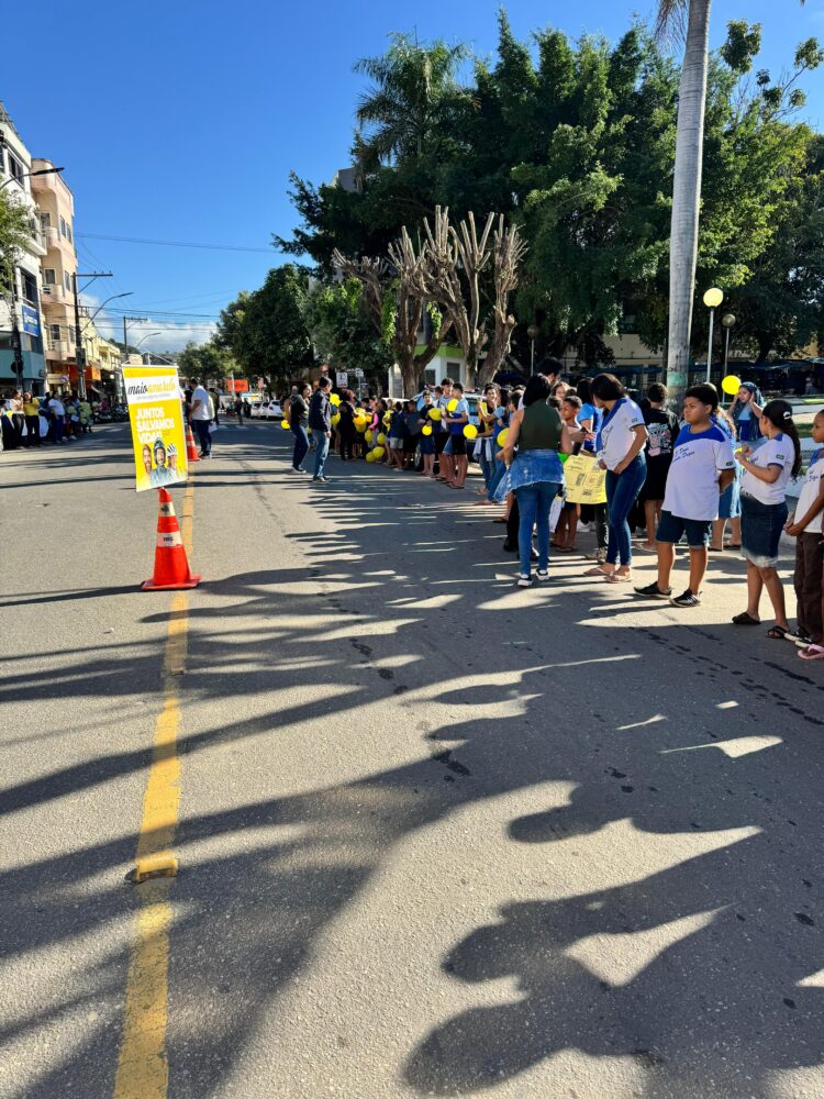 Prefeitura Municipal   através da Secretaria de Transporte e Trânsito realiza  Blitz Educativa Maio amarelo em Mantena