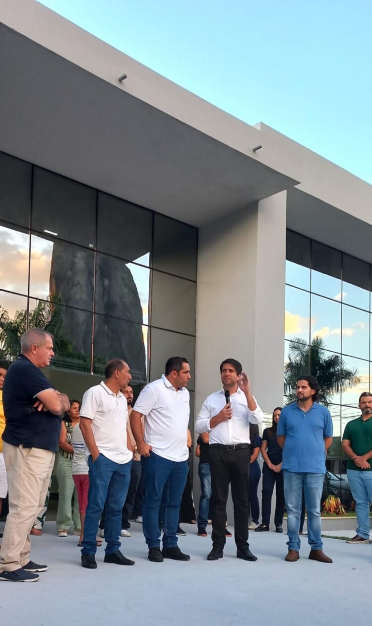 Itabirinha recebeu nesta quinta,(22), a visita técnica do Secretário de Saúde de Minas Gerais, Dr. Fábio Baccheretti, acompanhado do Dep. Estadual José Lavíola