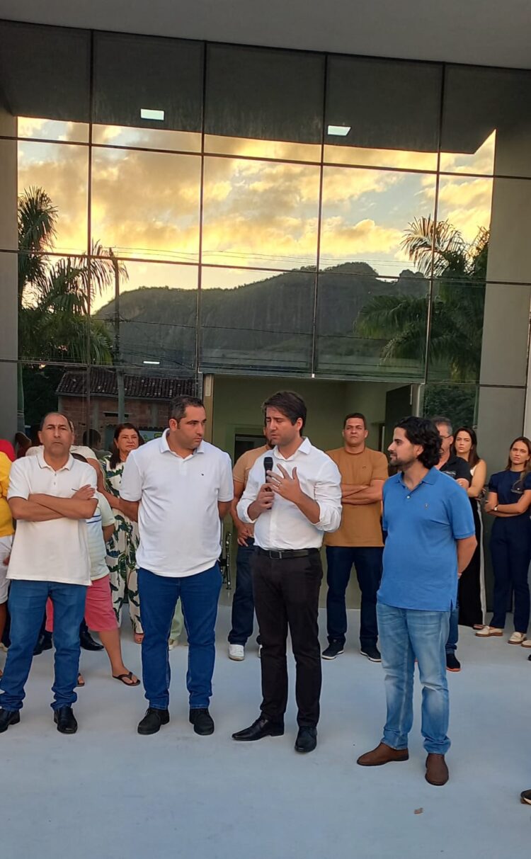 Itabirinha recebeu nesta quinta,(22), a visita técnica do Secretário de Saúde de Minas Gerais, Dr. Fábio Baccheretti, acompanhado do Dep. Estadual José Lavíola