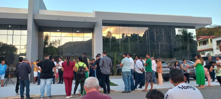 Itabirinha recebeu nesta quinta,(22), a visita técnica do Secretário de Saúde de Minas Gerais, Dr. Fábio Baccheretti, acompanhado do Dep. Estadual José Lavíola