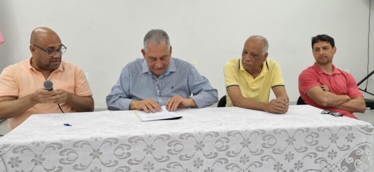 Enivaldo dos Anjos assina ato de posse e Wanderson Melgaço assume como prefeito de Barra de São Francisco, ES