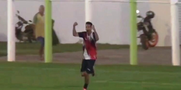 CEVIN vence União de Ariranha com direito a golaço e cola na liderança da Copa SAAE em Mantena, veja os gols!