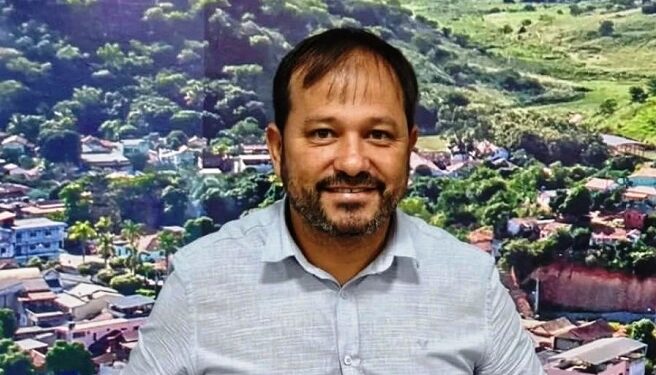 Prefeito Danilo Moqueca é acusado de nepotismo em São João do Manteninha