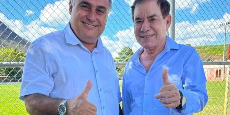 Prefeito Gentil cumpre promessa no esporte com a implantação  da Escola Nota 10 para crianças e adolescentes  nas  modalidades de  handebol, futsal e futebol  em Mantena