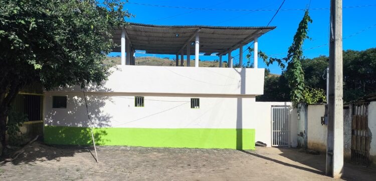 Secretaria de Esportes reforma vestiários e prepara campo para realização do Torneio da Amizade no mês de agosto em Limeira de Mantena