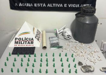 Operação policial é deflagrada na MG-381 e prende homem por tráfico de drogas em Itabirinha e São José do Divino