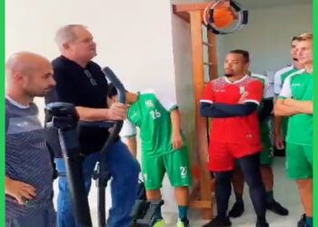 Atletas profissionais do Novo Esporte visitam o moderno Centro de Reabilitação Fisioterápica de Itabirinha