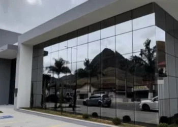Secretário de Saúde, Gabriel Coimbra, fala do início do atendimento no Centro de Reabilitação Fisioterápica de Itabirinha