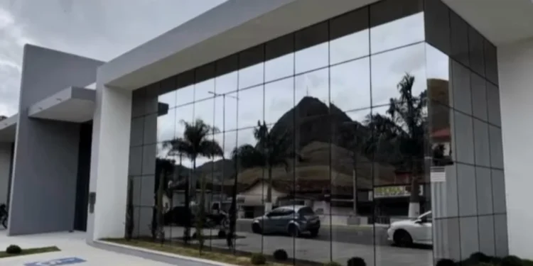 Secretário de Saúde, Gabriel Coimbra, fala do início do atendimento no Centro de Reabilitação Fisioterápica de Itabirinha