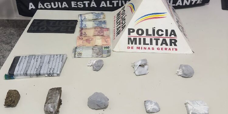 Polícia Militar prende homem em flagrante por tráfico de drogas no Bairro Santos Prates 2 em Mantena 