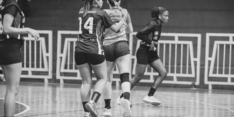 Débora Silva: Do Projeto Fábrica de Sonhos para brilhar no handebol de Jundiaí SP