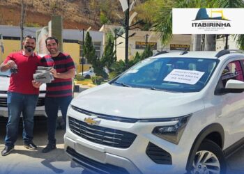 Prefeito Dr. Lucas recebe quatro novos veículos destinados a Secretaria Municipal de Saúde de Itabirinha